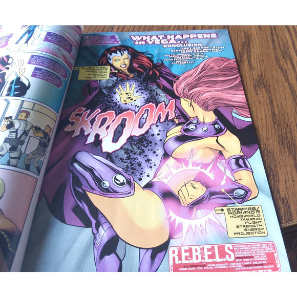 R.E.B.E.L.S. #17 (August 2010 DC Comics) - Picture 3 of 3